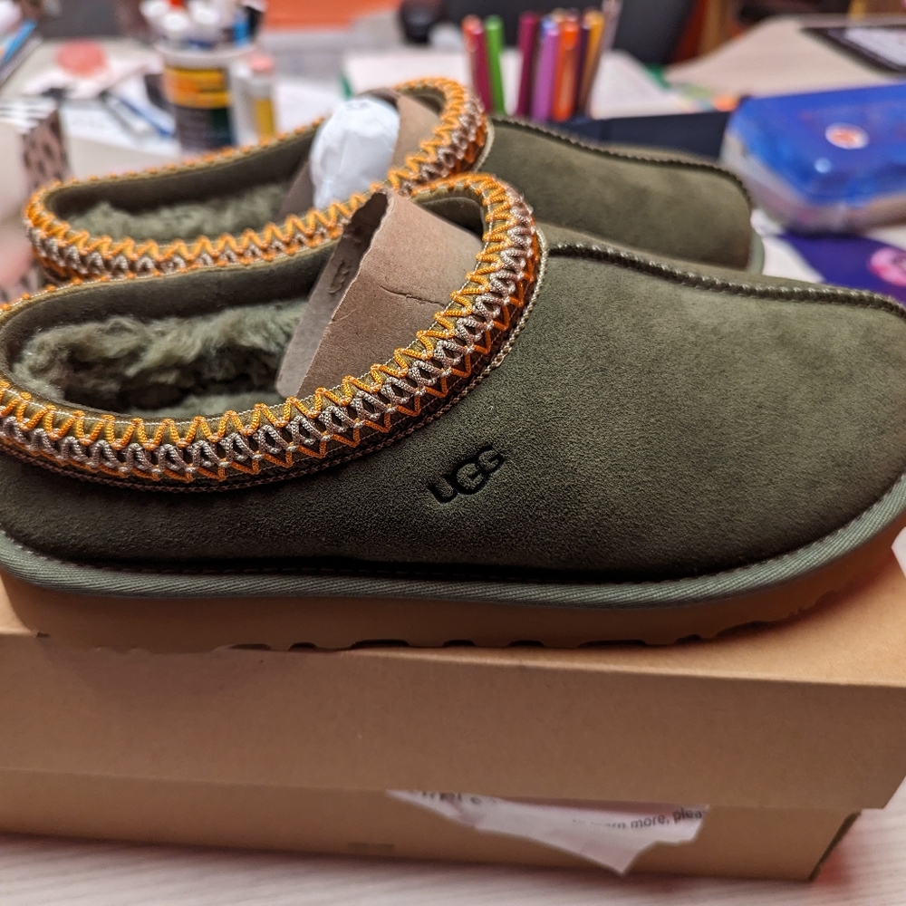 Ugg slippers boots size 7 women's